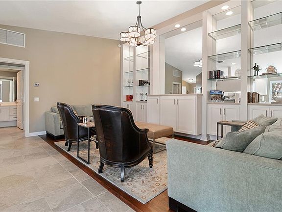5th image of 11899 Delfina Ln