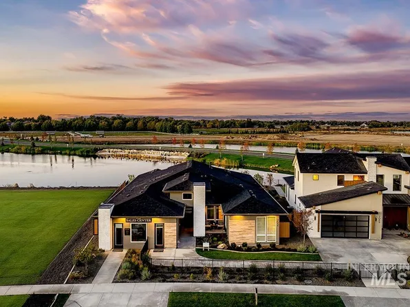 7051 Saddle Bred Way, Star, ID 83669