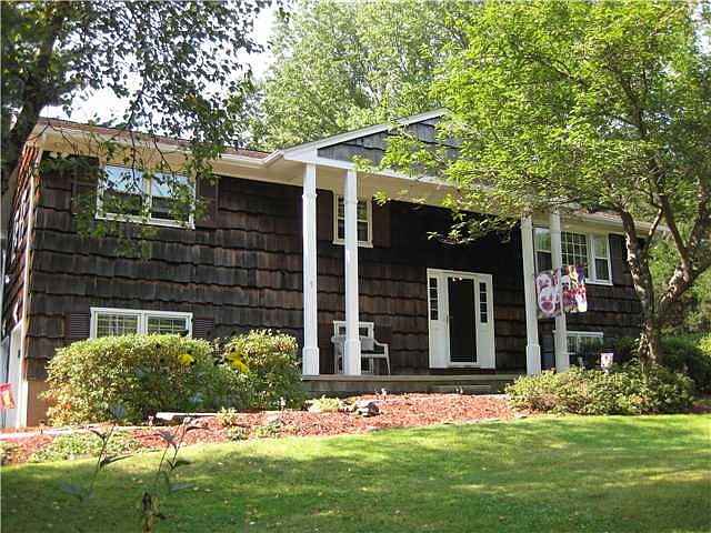 1st image of 5 Thistle Ln
