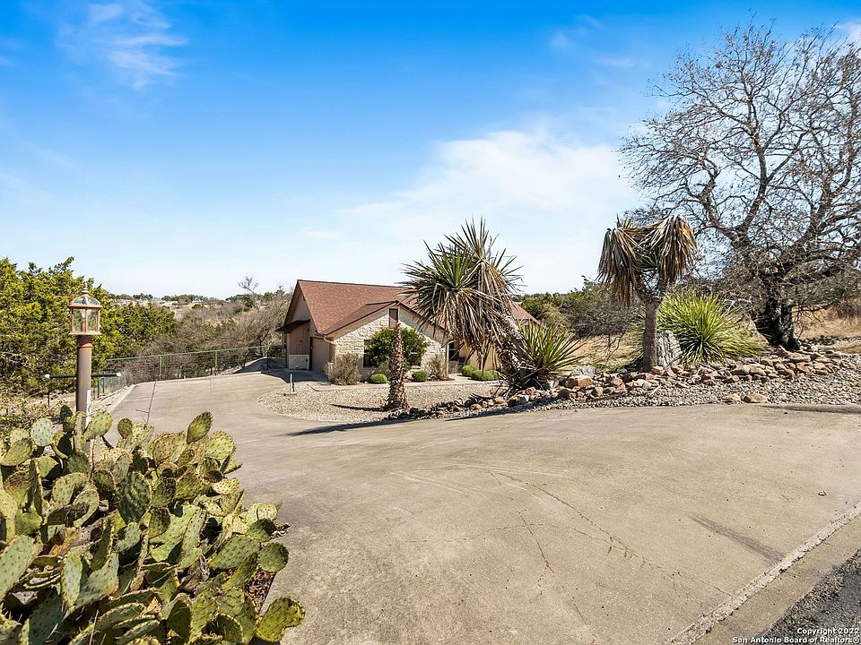 1st image of 402 Sumack Dr
