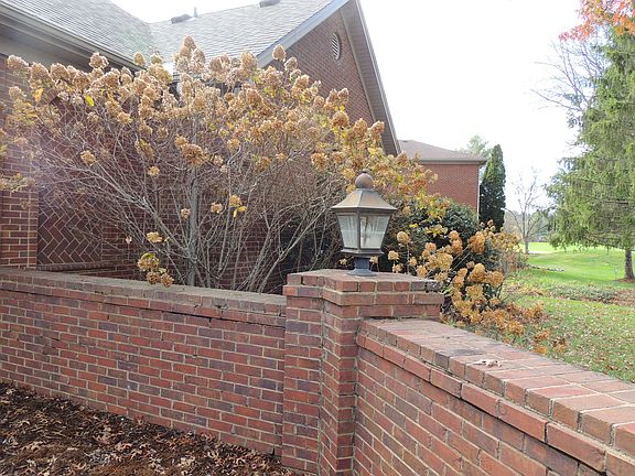 5th image of 19 Glencove St