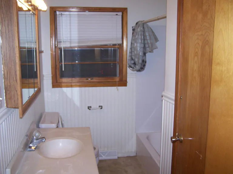 Main floor, bathroom.