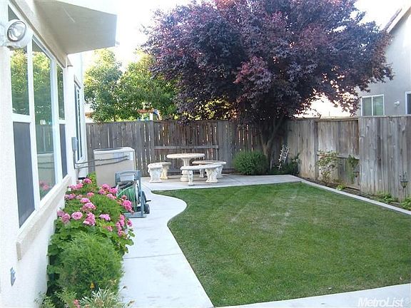 3rd image of 6127 Silver Oak Cir