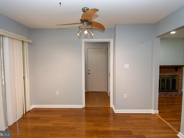 11940 Galaxy Ln — Photo 22