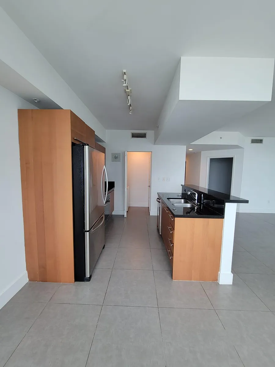 Building Photo - 244 Biscayne Blvd #2607
