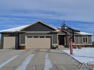 7500 W Tayberry Cir, Sioux Falls, SD 57106