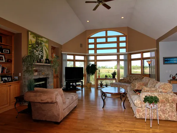 8150 Deer Creek Rd W, Maple Plain, MN 55359