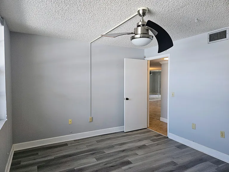 7600 Sun Island Dr S #204 — Photo 24