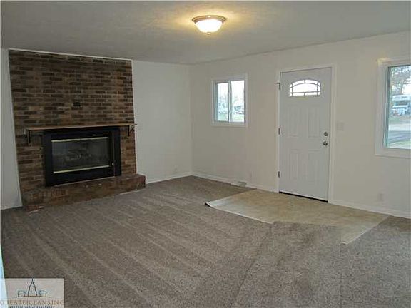 3rd image of 8554 Moon Lake Dr