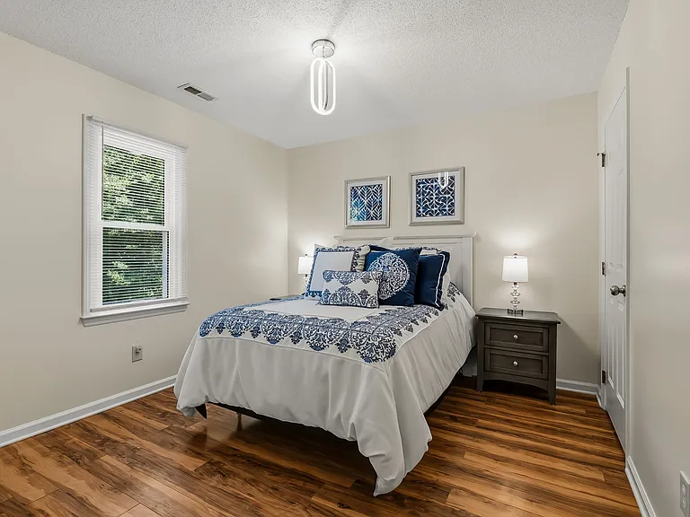 401 Redpath Dr — Photo 29