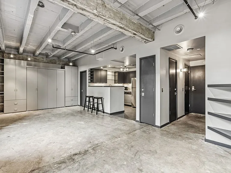 312 S 16th St #303 — Photo 4