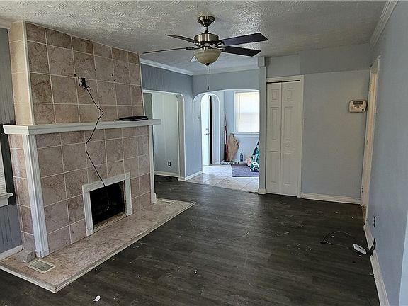 2nd image of 109 Basswood Ave