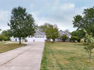 206 Sun Swept Dr, Troy, MO 63379