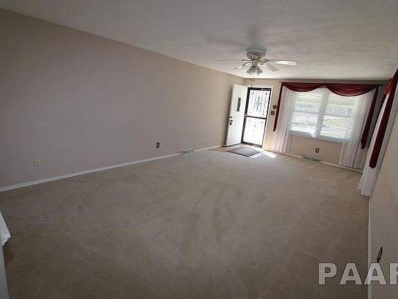 3rd image of 501 W Kellar Pkwy