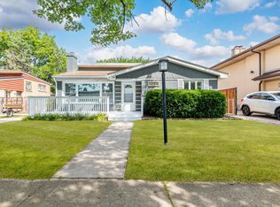 4024 W 106th St, Oak Lawn, IL 60453