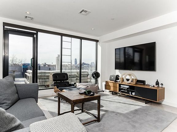 5th image of 184 Russell St #2A