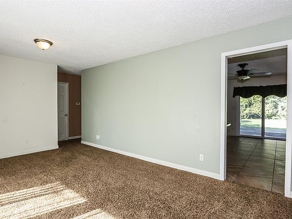 3rd image of 113 N Butter St