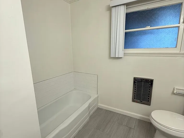 10966-10970 Bluffside Dr — Photo 3