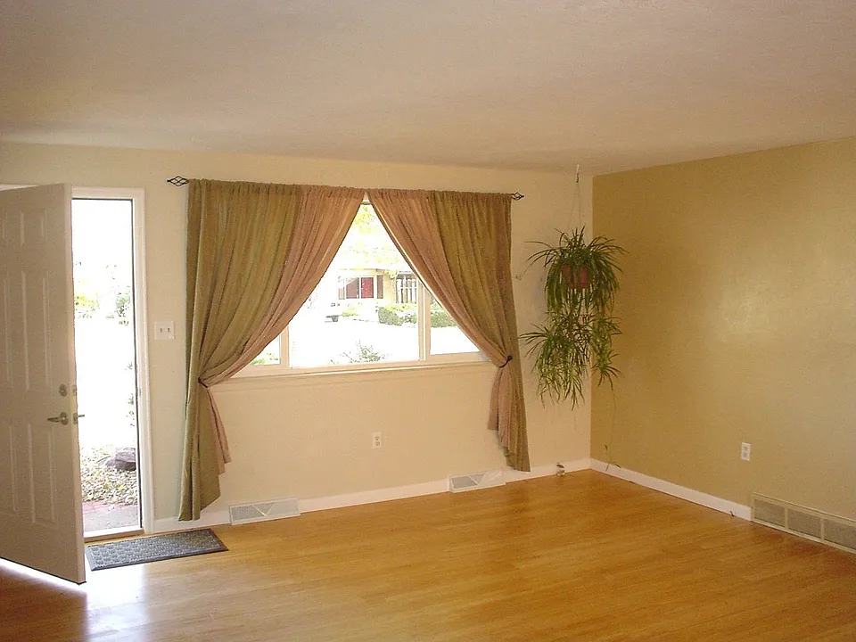 2 bdrm living rm