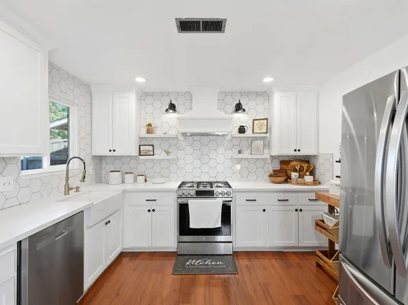 1740 W Perez, Visalia, CA 93291