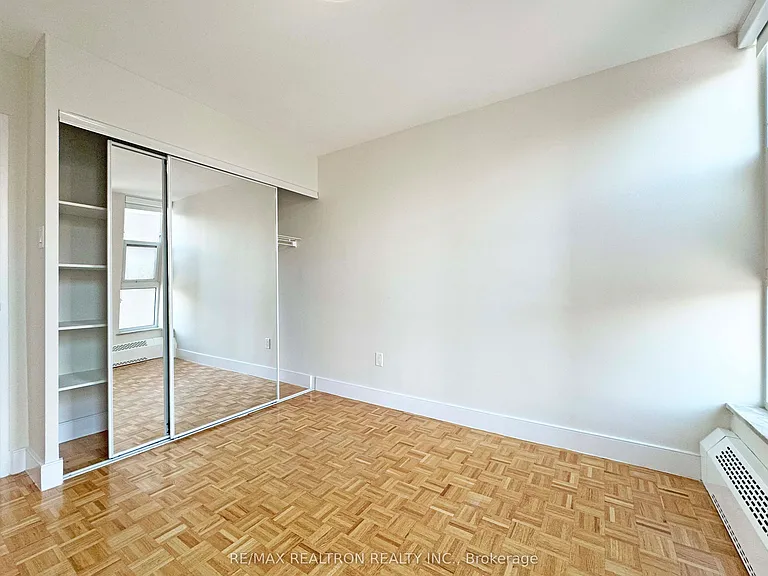 666 Spadina Ave #710 — Photo 8