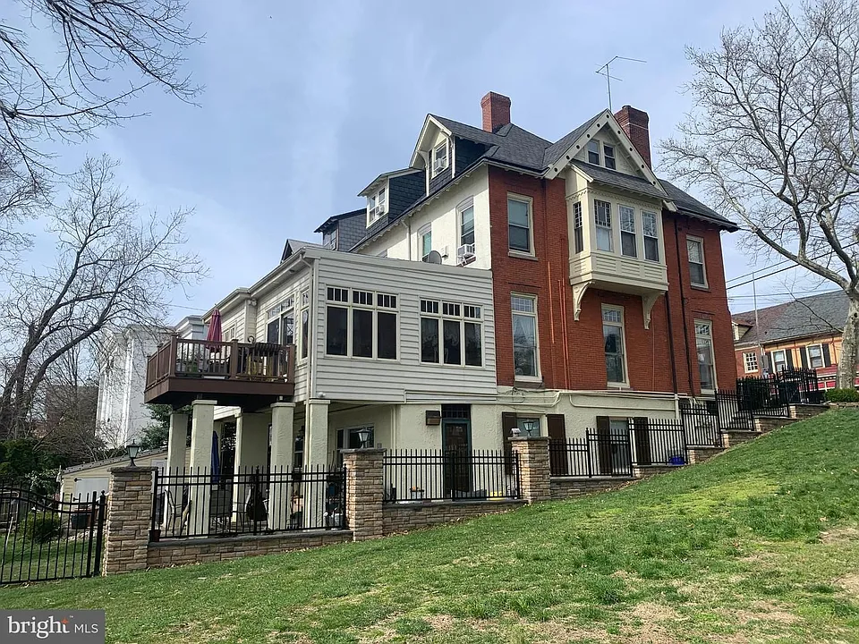 256 Radcliffe St