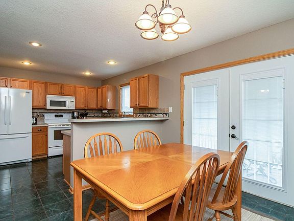 3rd image of 405 5th St NW