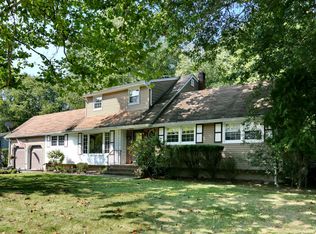 623 La Manna Dr, River Vale, NJ 07675