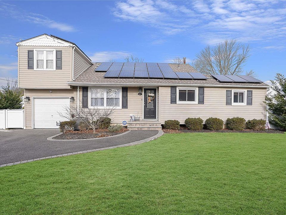 1st image of 6 Squires Avenue
