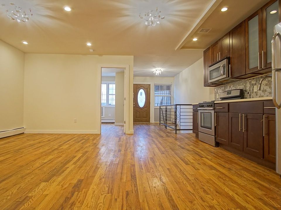 1st image of 966 Myrtle Ave APT 1