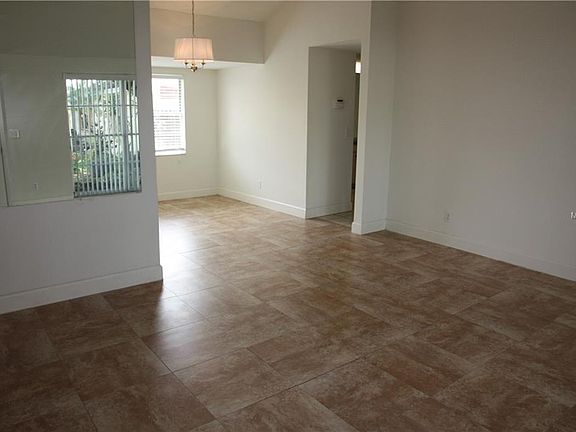 4th image of 10102 Enchanted Oaks Ct