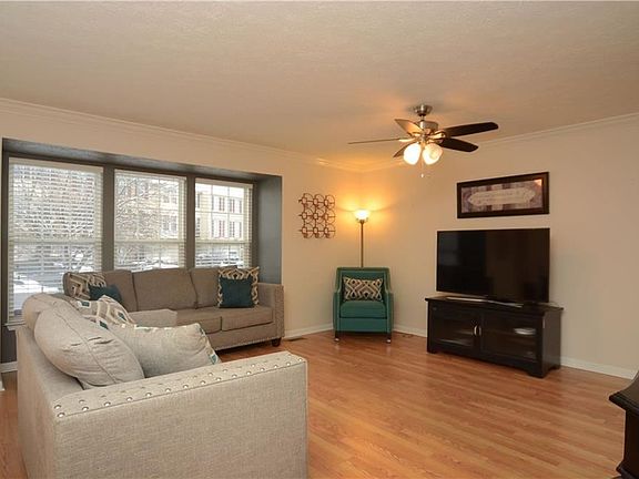 4th image of 6326 Oyster Bay Ct