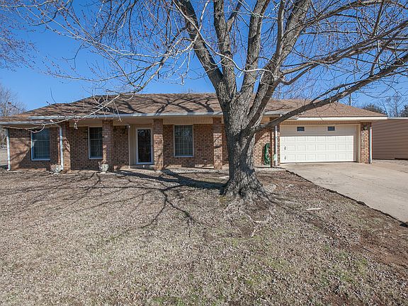 Corner Lot & Mature Trees