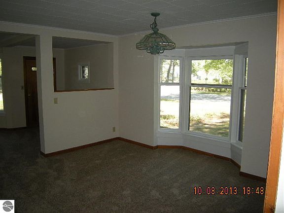 2nd image of 605 Hastings St