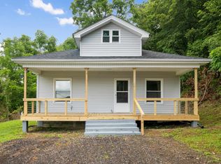 100 Ridge Rd, Pembroke, VA 24136