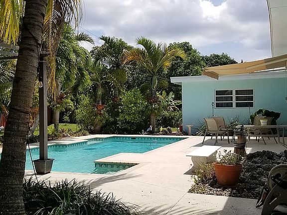 4th image of 15301 SW 88th Ave