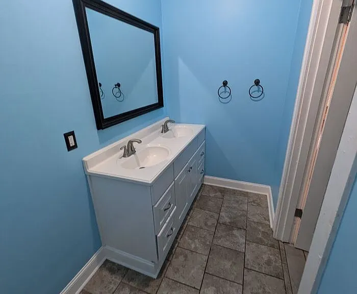 215 W D St — Photo 11