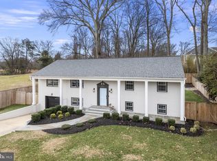 8832 Fort Hunt Rd, Alexandria, VA 22308