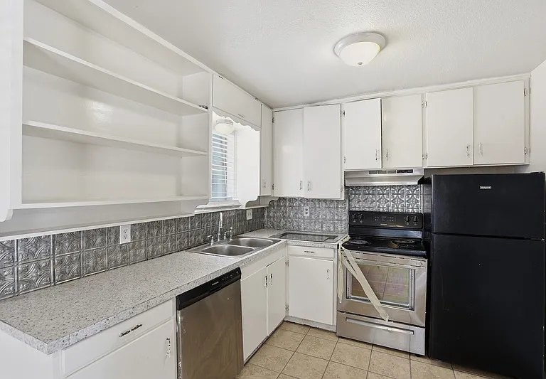 3209 Rogers Ave — Photo 8