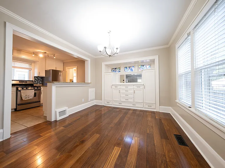 2654 Vincent Ave N — Photo 8