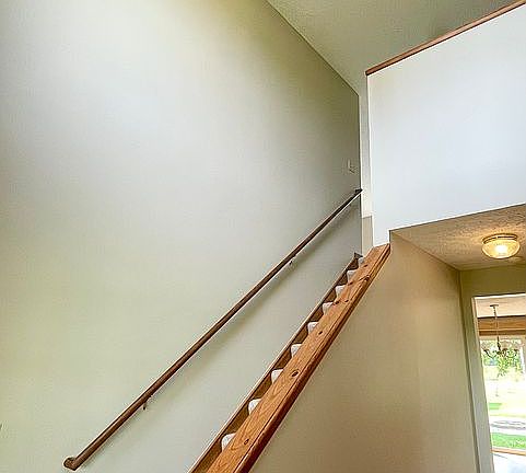 2 story foyer entry