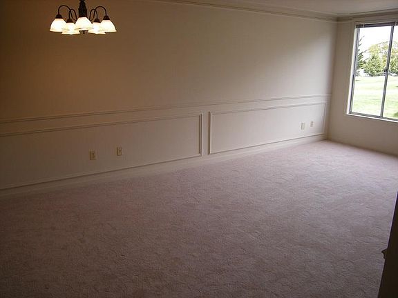 2nd image of 2201 Laguna St #109