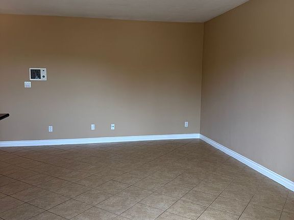 4th image of 4407 Temecula St Unit 5