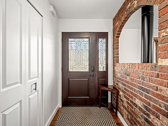 3rd image of 1787 Ryan Rd E