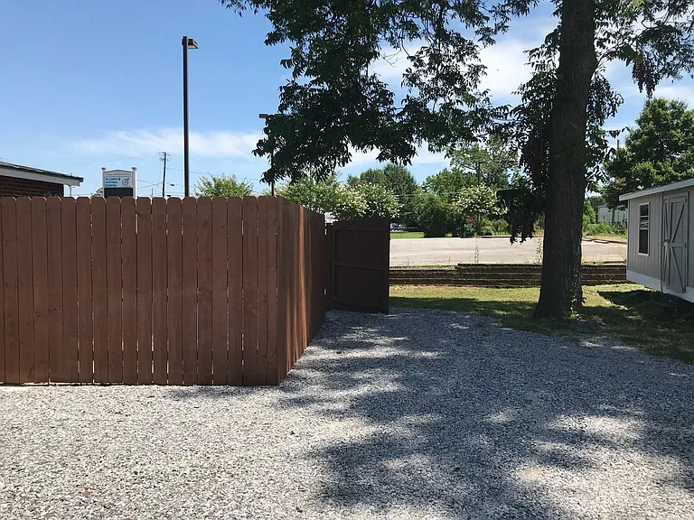 904 Snow St — Photo 21