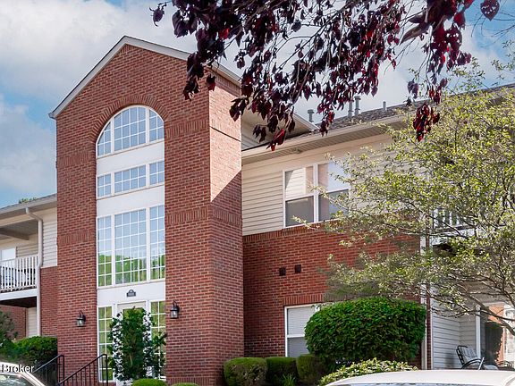 3rd image of 9101 Hawthorne Pointe Dr Unit 102