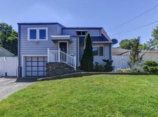 44 Roberts Rd, Somerset, NJ 08873