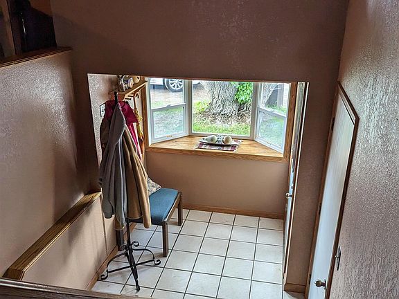 4th image of 417 Eberhart St