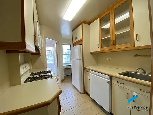 Rented by FirstService Realty (legacy) | media 17