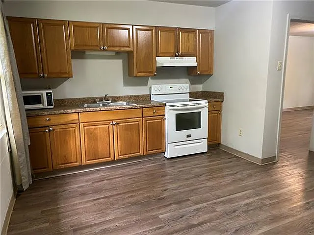 36326 Salmen St #B — Photo 9